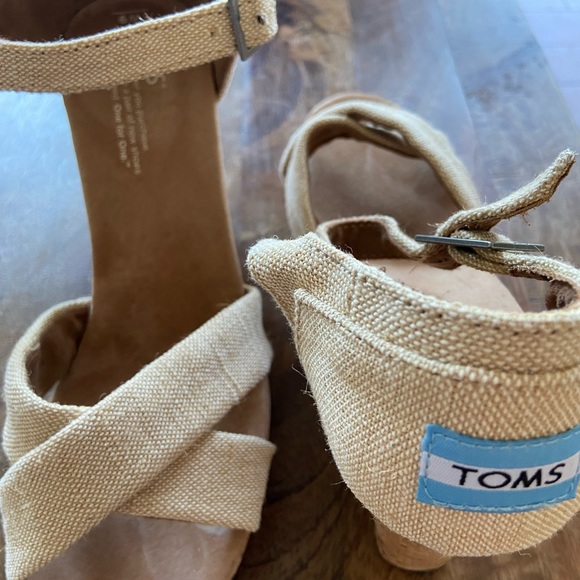 Toms Wedge Sandals, Size 9, Tan/Linen